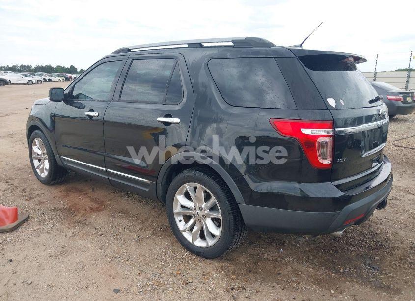 Photo 3 of 2014 Ford Explorer XLT (VIN 1FM5K8D82EGA68485)