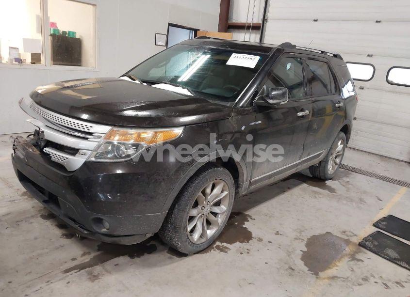 Photo 2 of 2014 Ford Explorer XLT (VIN 1FM5K8D82EGB97472)