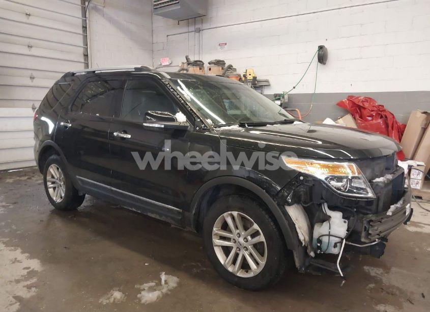 2015 Ford Explorer XLT (VIN 1FM5K8D82FGA16985) main photo