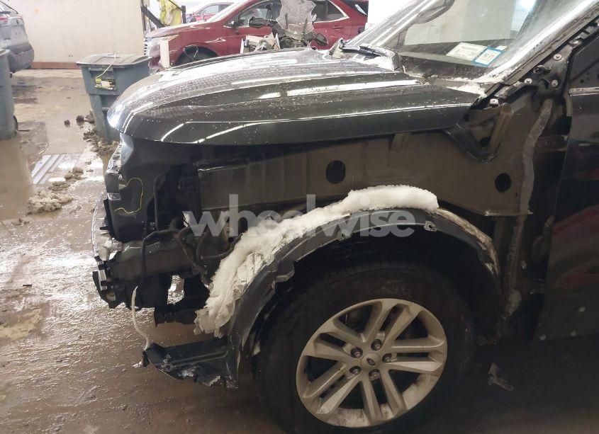 Photo 18 of 2015 Ford Explorer XLT (VIN 1FM5K8D82FGA16985)