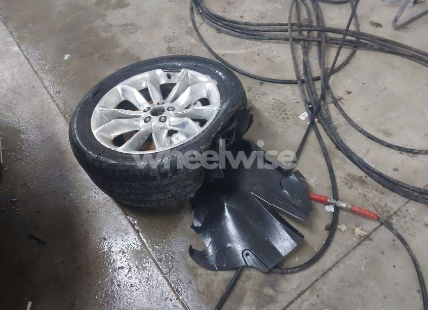 Photo 12 of 2015 Ford Explorer XLT (VIN 1FM5K8D82FGA25654)