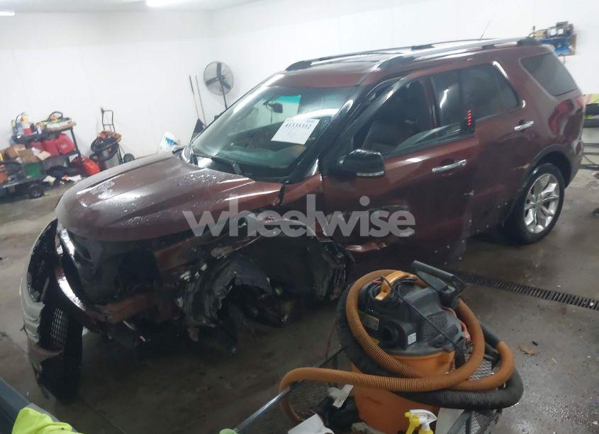 Photo 2 of 2015 Ford Explorer XLT (VIN 1FM5K8D82FGA25654)