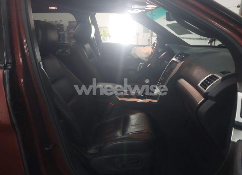 Photo 5 of 2015 Ford Explorer XLT (VIN 1FM5K8D82FGA25654)