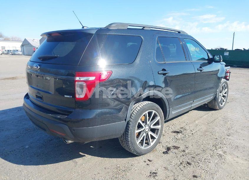 Photo 4 of 2015 Ford Explorer XLT (VIN 1FM5K8D82FGA33026)