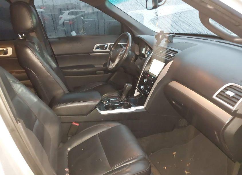 Photo 5 of 2015 Ford Explorer XLT (VIN 1FM5K8D82FGA38243)