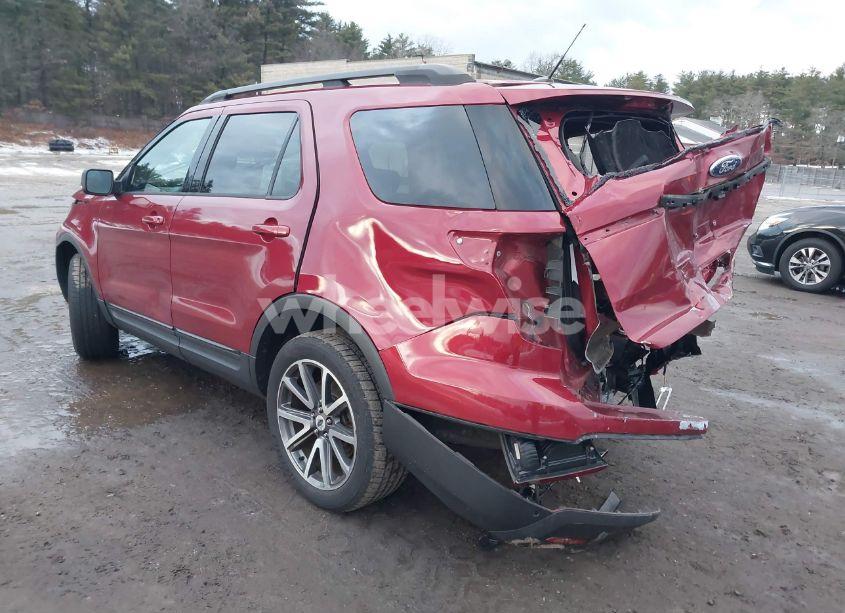 Photo 3 of 2015 Ford Explorer XLT (VIN 1FM5K8D82FGB63386)