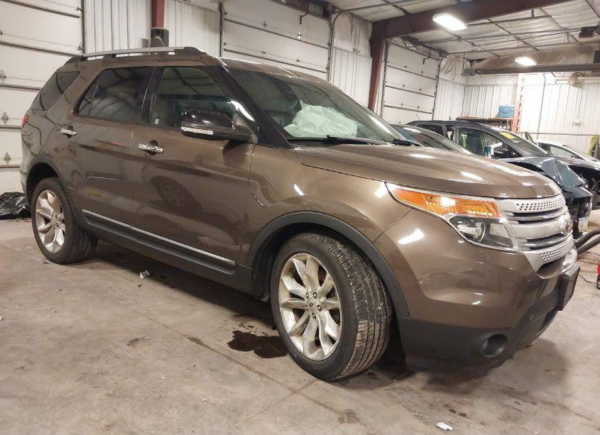 2015 Ford Explorer XLT (VIN 1FM5K8D82FGB79975) main photo