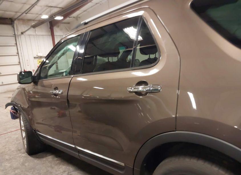 Photo 15 of 2015 Ford Explorer XLT (VIN 1FM5K8D82FGB79975)