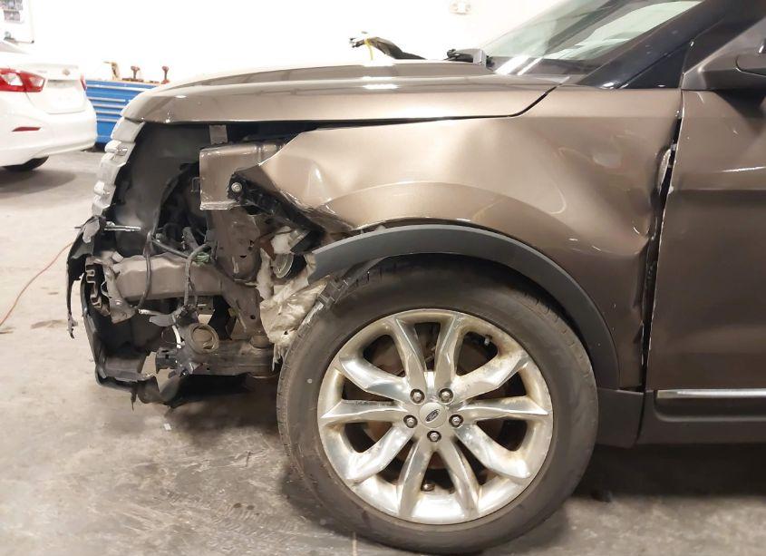 Photo 6 of 2015 Ford Explorer XLT (VIN 1FM5K8D82FGB79975)