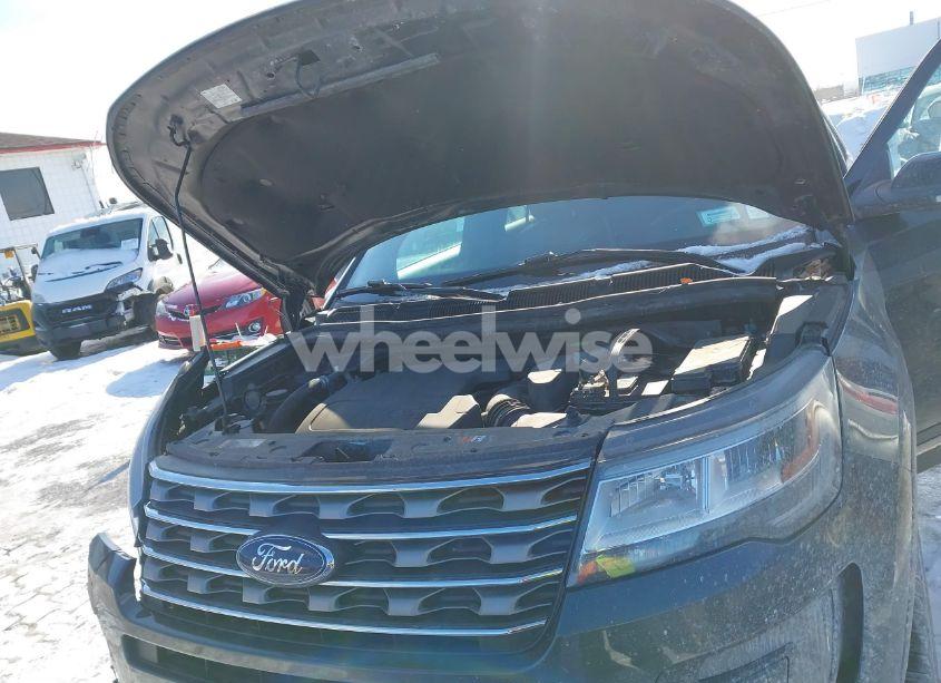 Photo 10 of 2016 Ford Explorer XLT (VIN 1FM5K8D82GGB10365)