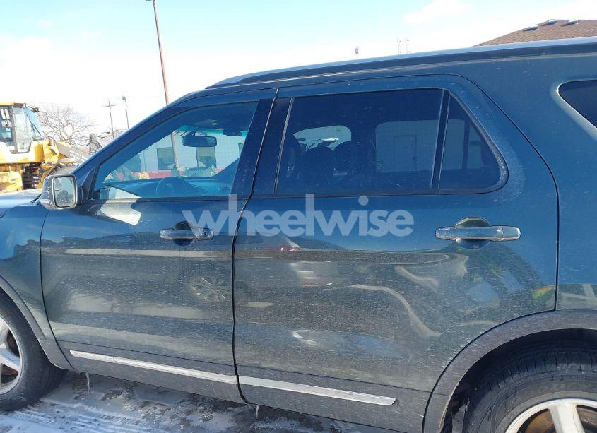 Photo 14 of 2016 Ford Explorer XLT (VIN 1FM5K8D82GGB10365)