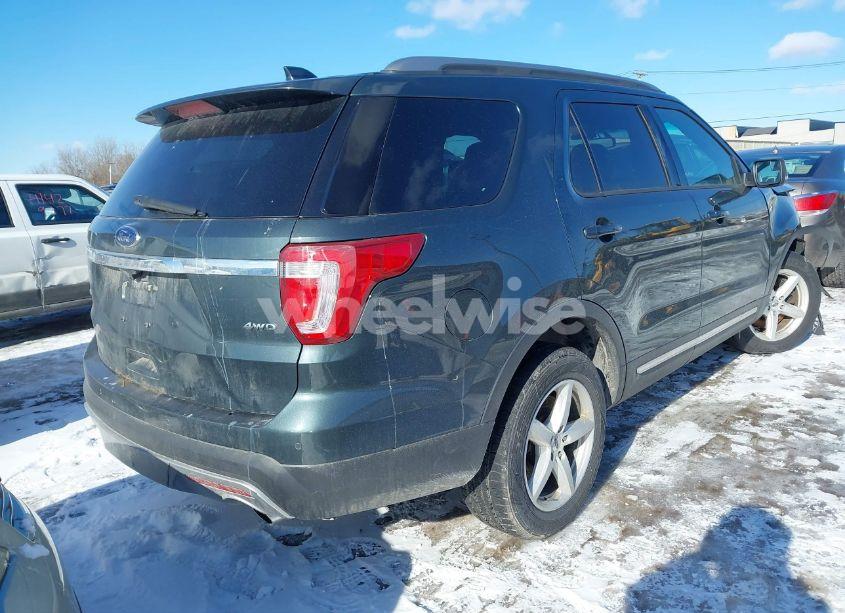 Photo 4 of 2016 Ford Explorer XLT (VIN 1FM5K8D82GGB10365)