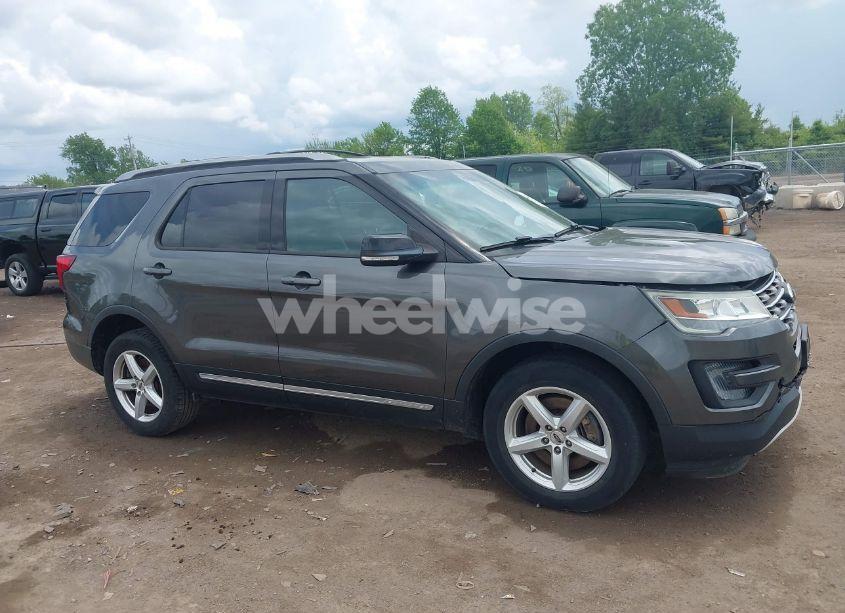 Photo 13 of 2016 Ford Explorer XLT (VIN 1FM5K8D82GGB40627)