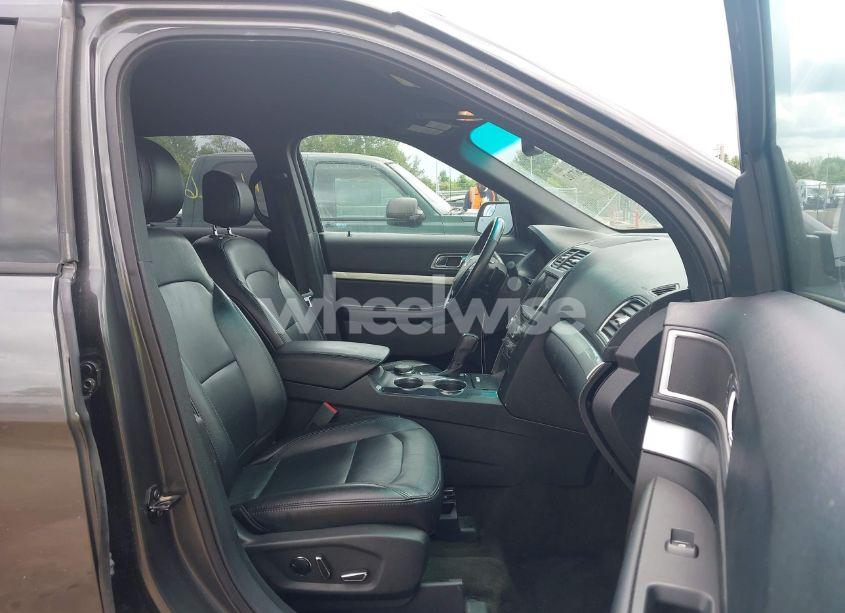 Photo 5 of 2016 Ford Explorer XLT (VIN 1FM5K8D82GGB40627)