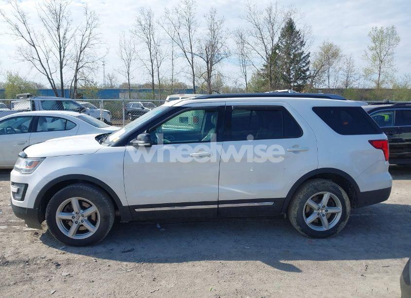 Photo 14 of 2016 Ford Explorer XLT (VIN 1FM5K8D82GGC51372)