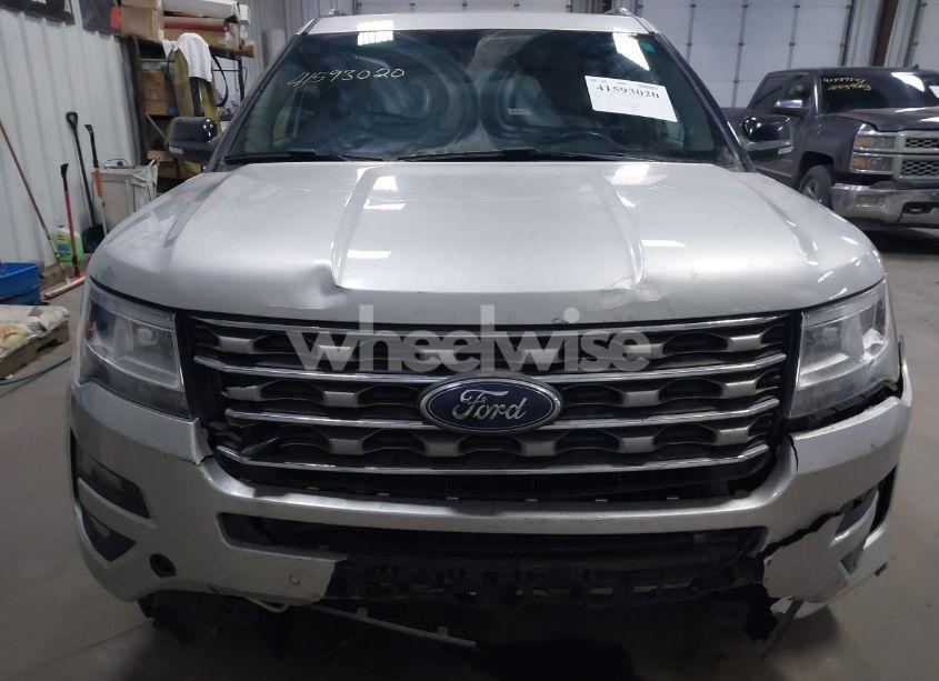 Photo 11 of 2016 Ford Explorer XLT (VIN 1FM5K8D82GGD12266)