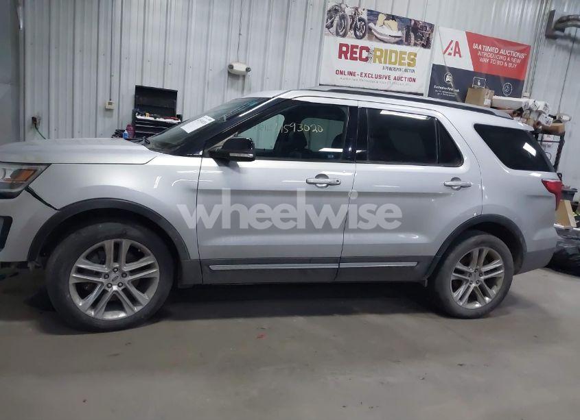 Photo 13 of 2016 Ford Explorer XLT (VIN 1FM5K8D82GGD12266)