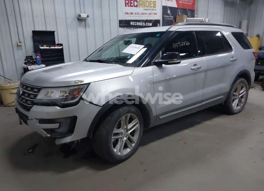 Photo 2 of 2016 Ford Explorer XLT (VIN 1FM5K8D82GGD12266)