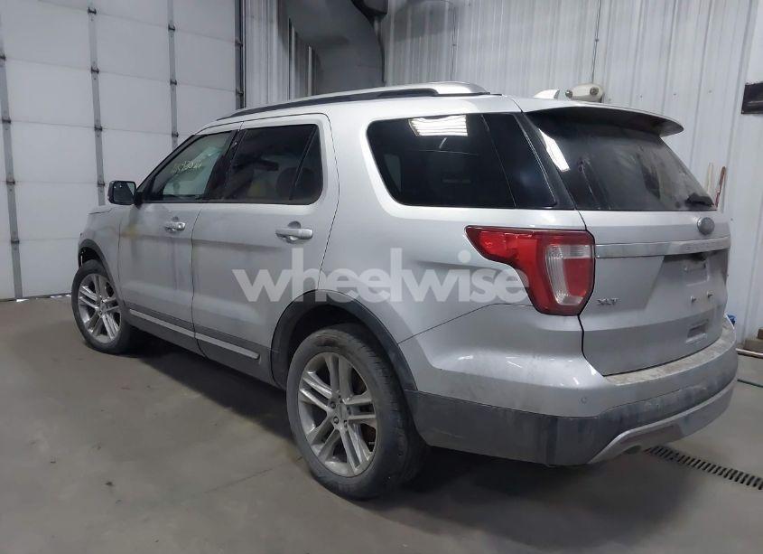 Photo 3 of 2016 Ford Explorer XLT (VIN 1FM5K8D82GGD12266)