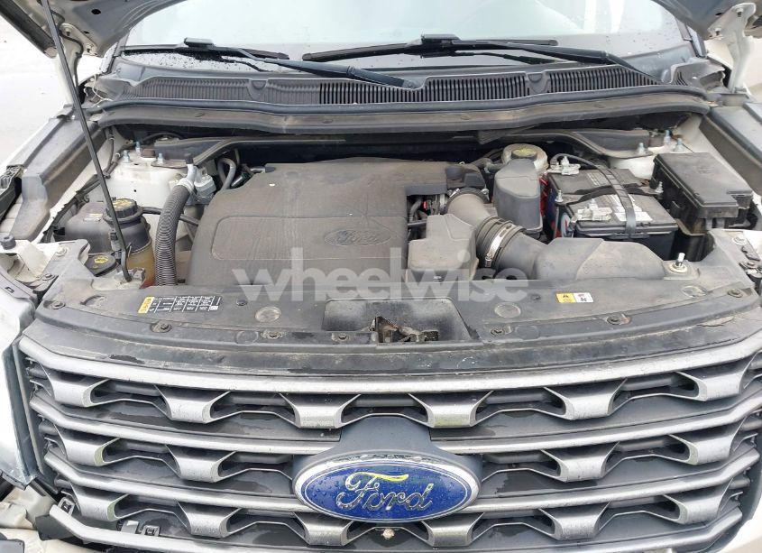 Photo 10 of 2017 Ford Explorer XLT (VIN 1FM5K8D82HGB13073)