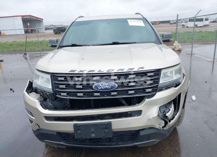 Photo 12 of 2017 Ford Explorer XLT (VIN 1FM5K8D82HGB13073)