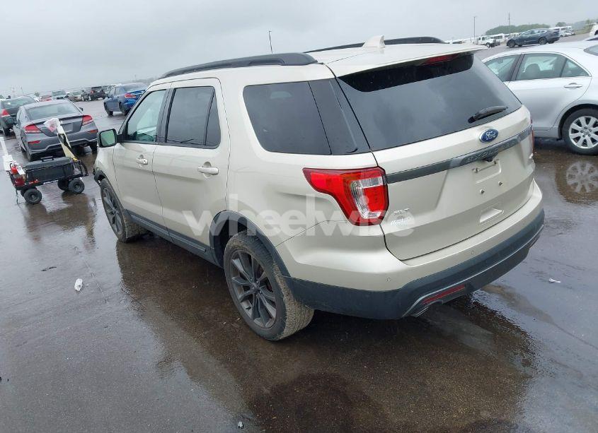 Photo 3 of 2017 Ford Explorer XLT (VIN 1FM5K8D82HGB13073)