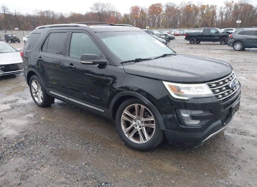 2017 Ford Explorer XLT (VIN 1FM5K8D82HGB26373) main photo