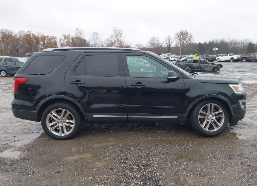 Photo 13 of 2017 Ford Explorer XLT (VIN 1FM5K8D82HGB26373)