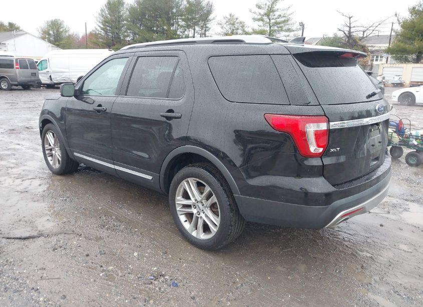 Photo 3 of 2017 Ford Explorer XLT (VIN 1FM5K8D82HGB26373)