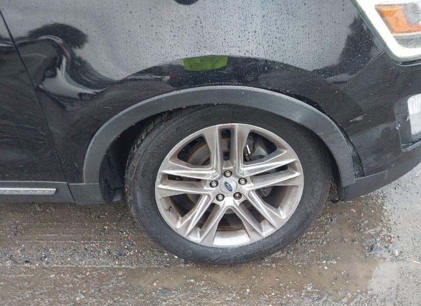 Photo 6 of 2017 Ford Explorer XLT (VIN 1FM5K8D82HGB26373)