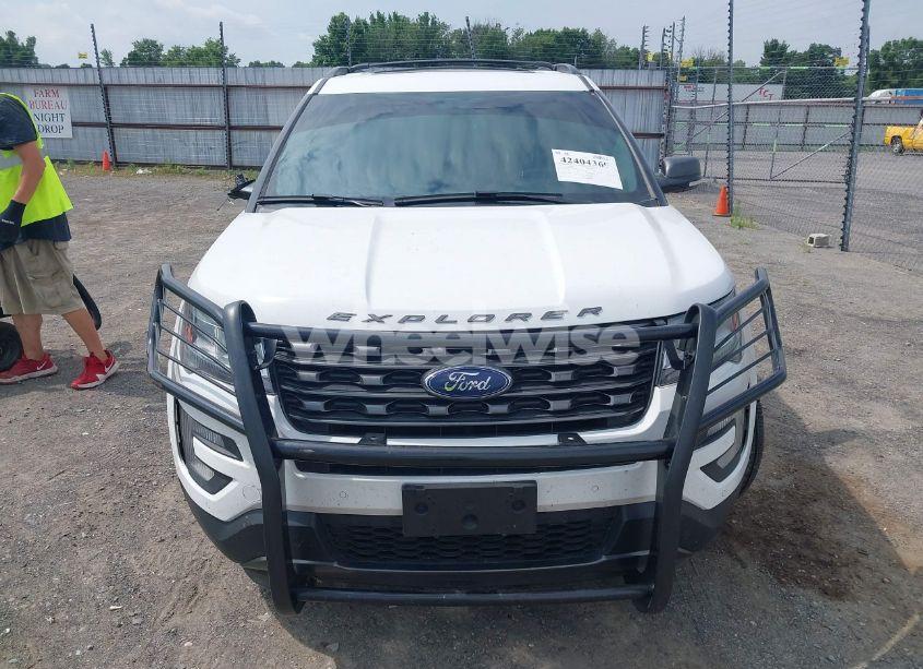 Photo 12 of 2017 Ford Explorer XLT (VIN 1FM5K8D82HGB60829)