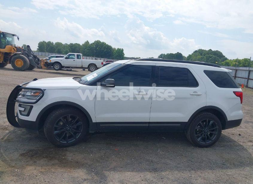 Photo 14 of 2017 Ford Explorer XLT (VIN 1FM5K8D82HGB60829)