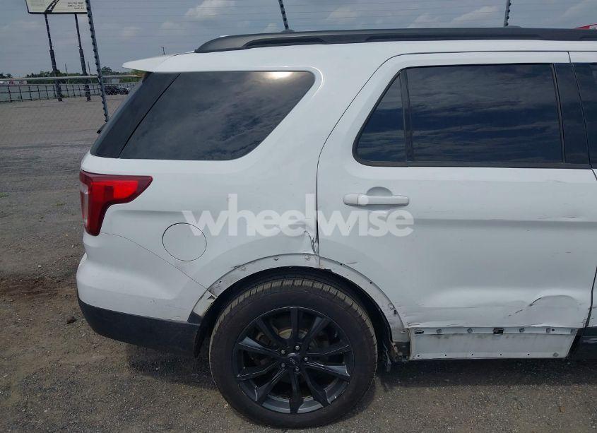 Photo 17 of 2017 Ford Explorer XLT (VIN 1FM5K8D82HGB60829)