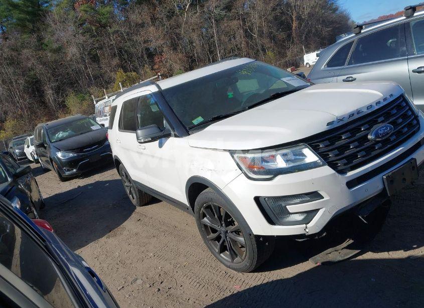 2017 Ford Explorer XLT (VIN 1FM5K8D82HGB67926) main photo