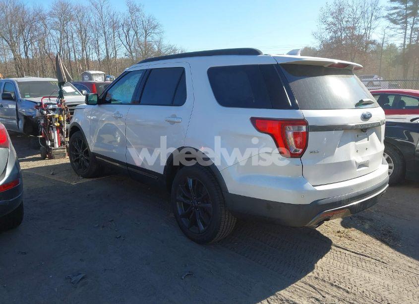 Photo 3 of 2017 Ford Explorer XLT (VIN 1FM5K8D82HGB67926)