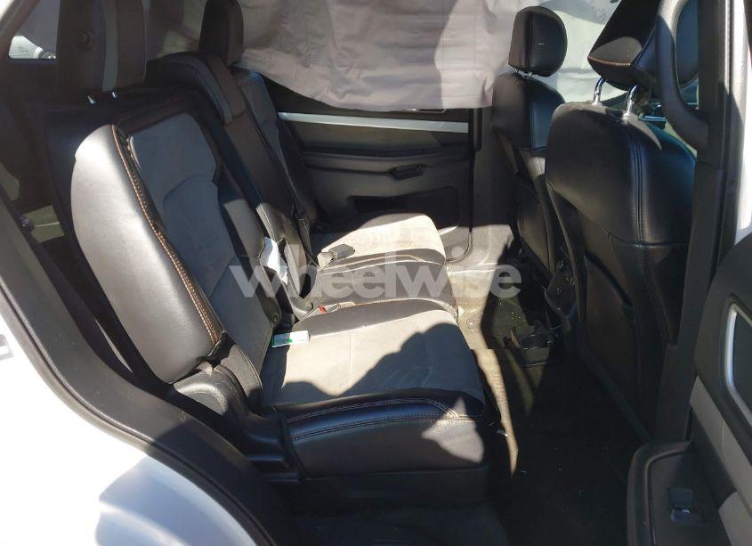 Photo 8 of 2017 Ford Explorer XLT (VIN 1FM5K8D82HGB67926)