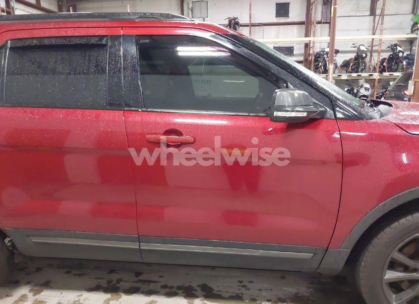 Photo 14 of 2017 Ford Explorer XLT (VIN 1FM5K8D82HGC15652)