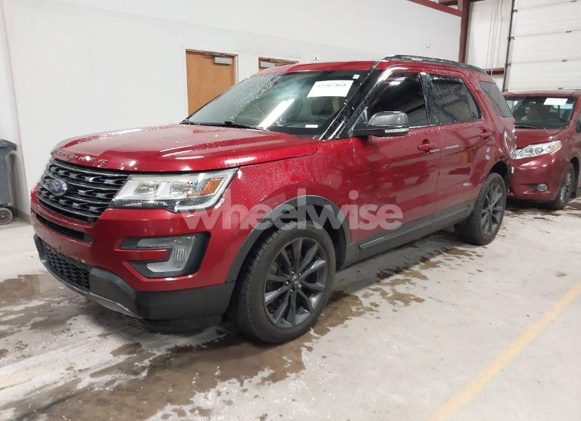 Photo 2 of 2017 Ford Explorer XLT (VIN 1FM5K8D82HGC15652)