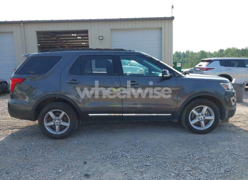 Photo 13 of 2017 Ford Explorer XLT (VIN 1FM5K8D82HGC79240)