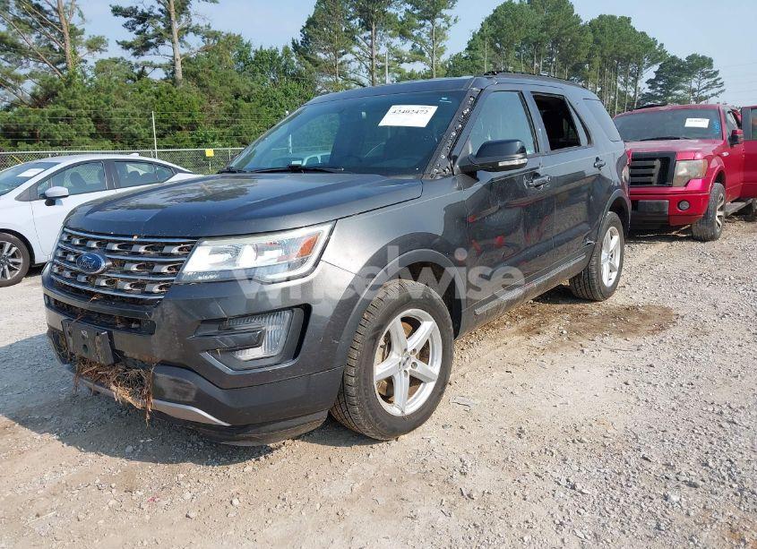 Photo 2 of 2017 Ford Explorer XLT (VIN 1FM5K8D82HGC79240)