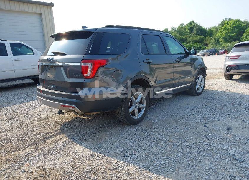 Photo 4 of 2017 Ford Explorer XLT (VIN 1FM5K8D82HGC79240)