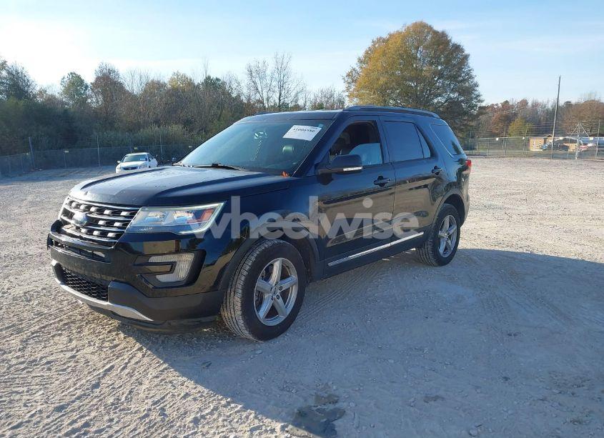Photo 2 of 2017 Ford Explorer XLT (VIN 1FM5K8D82HGC80047)