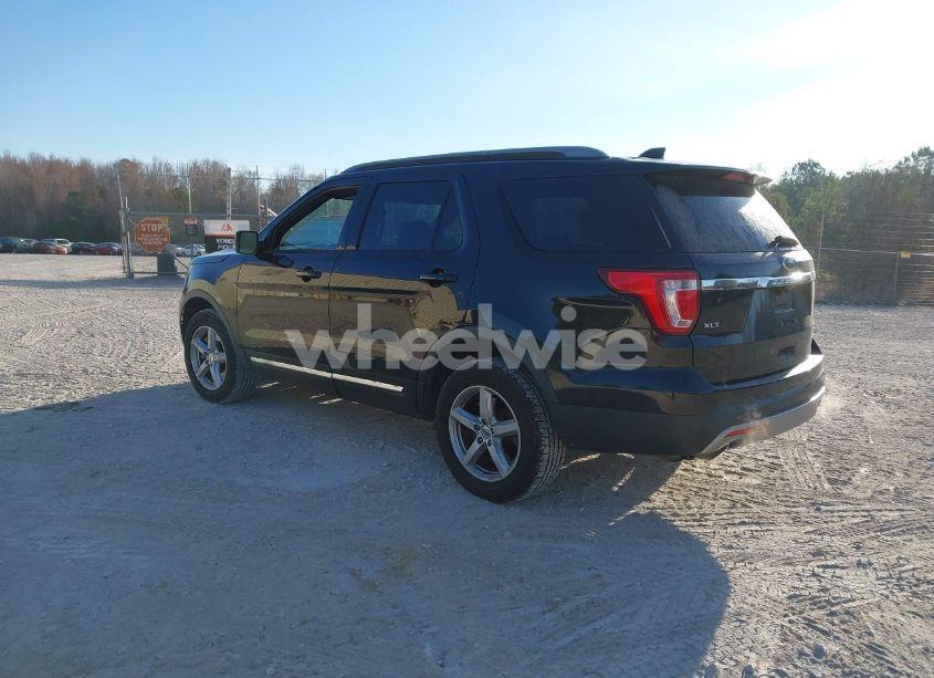 Photo 3 of 2017 Ford Explorer XLT (VIN 1FM5K8D82HGC80047)