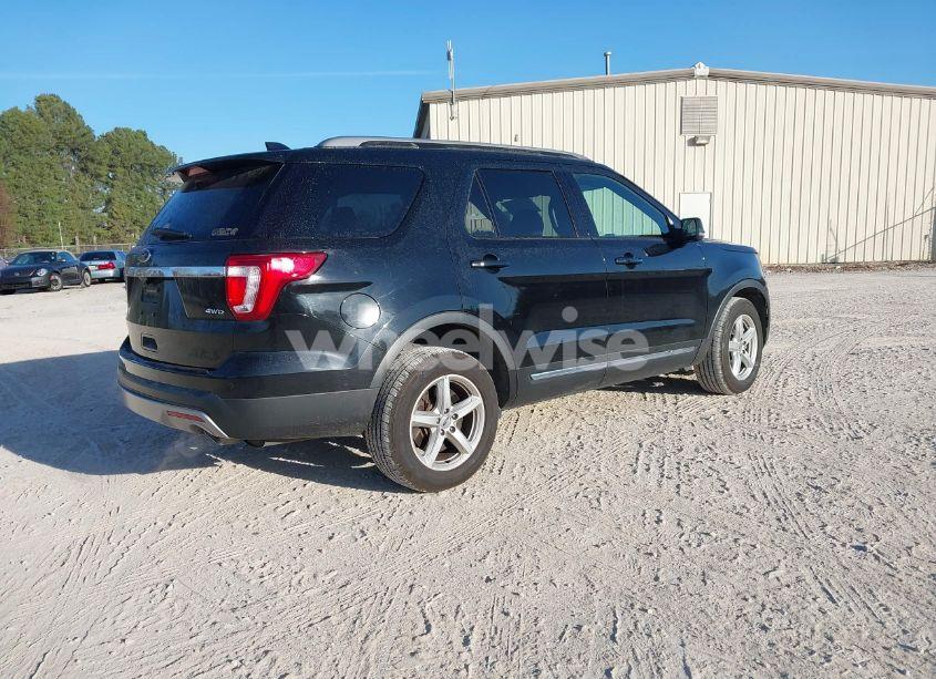 Photo 4 of 2017 Ford Explorer XLT (VIN 1FM5K8D82HGC80047)