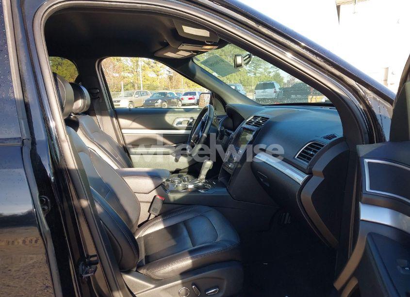 Photo 5 of 2017 Ford Explorer XLT (VIN 1FM5K8D82HGC80047)