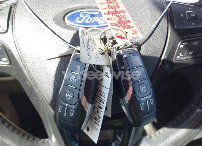 Photo 11 of 2017 Ford Explorer XLT (VIN 1FM5K8D82HGD14455)