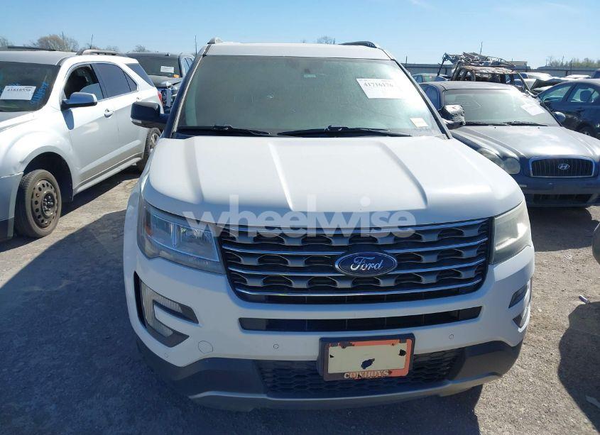 Photo 12 of 2017 Ford Explorer XLT (VIN 1FM5K8D82HGD14455)