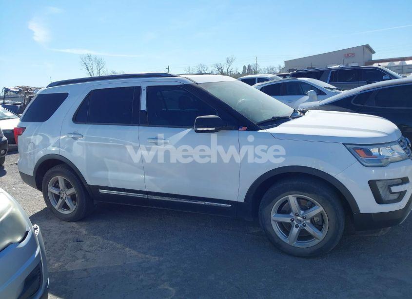 Photo 13 of 2017 Ford Explorer XLT (VIN 1FM5K8D82HGD14455)