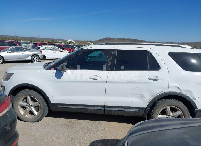 Photo 14 of 2017 Ford Explorer XLT (VIN 1FM5K8D82HGD14455)