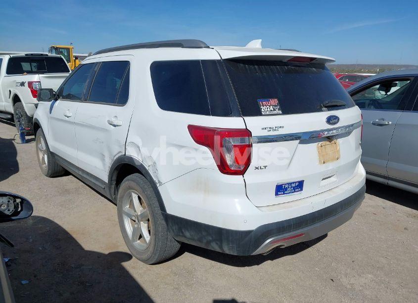 Photo 3 of 2017 Ford Explorer XLT (VIN 1FM5K8D82HGD14455)